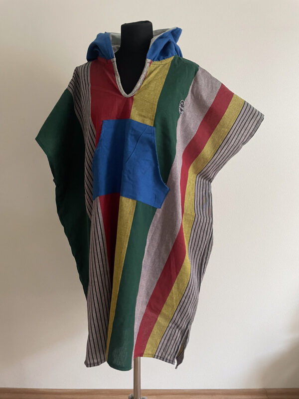 SURF PONCHO RASTAFARI